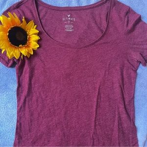 Maroon American Eagle T-shirt